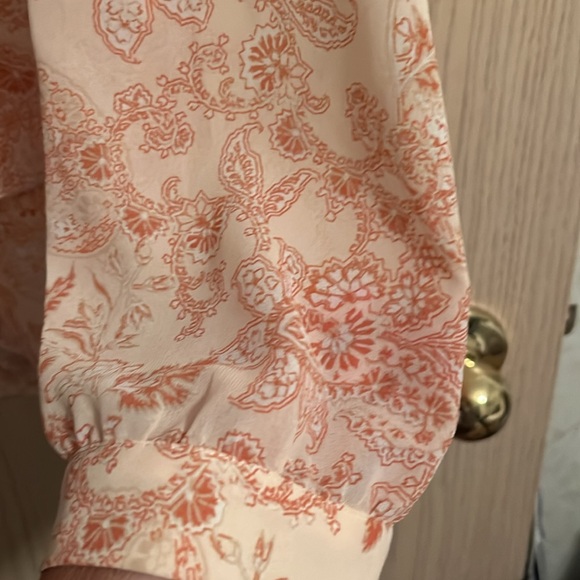 Chico’s beige with pinks in design size 14. Pretty blouse. - Picture 4 of 10